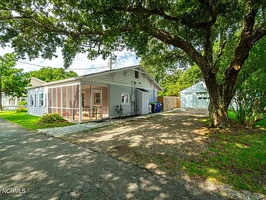 107 Sunshine Ct in Beaufort, NC - Foto de edificio - Building Photo