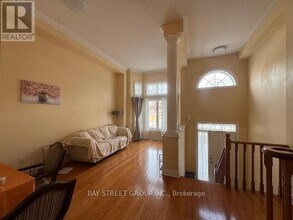 156 Legends Way in Markham, ON - Building Photo - Building Photo