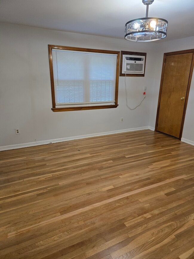 110 Elm St in Newark, NJ - Building Photo - Building Photo