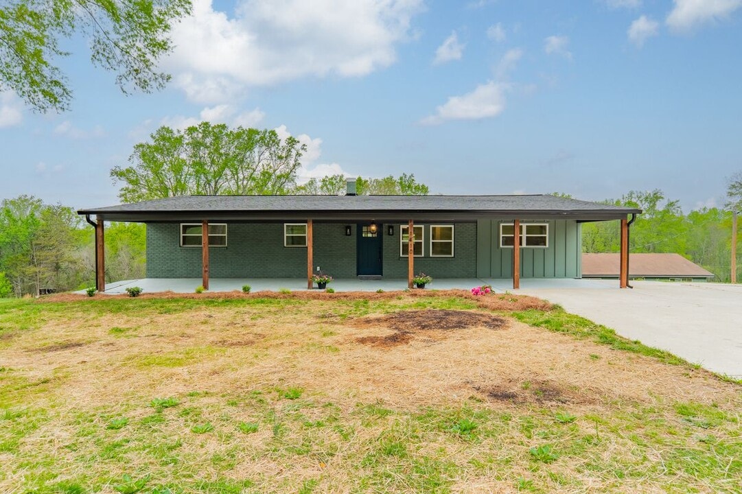 1410 Mays Chapel Church Rd in Newton, NC - Building Photo