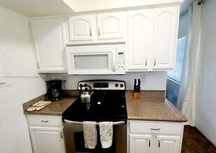 233 80th St in Miami Beach, FL - Building Photo - Building Photo