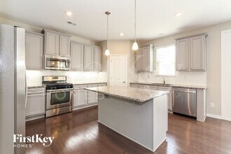 11370 Cedarvale Farm Pkwy in Midland, NC - Foto de edificio - Building Photo