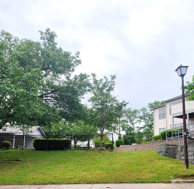 property at 100 Brighton Hl Cir