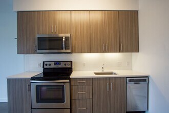 1313 SE Spokane St in Portland, OR - Building Photo - Building Photo