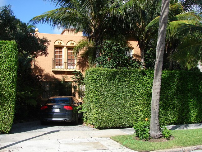 261 Granada Rd in West Palm Beach, FL - Foto de edificio - Building Photo