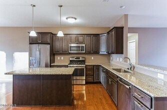 15 Clarice Ln in Cohoes, NY - Foto de edificio - Building Photo