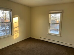 66 Prospect St, Unit 3 in New Britain, CT - Foto de edificio - Building Photo