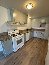 1320 Heron Ave in El Cajon, CA - Foto de edificio - Building Photo