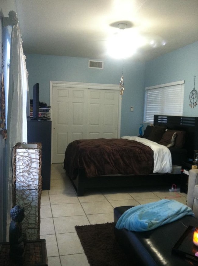 6331 SW 80th St, Unit apt in Miami, FL - Foto de edificio - Building Photo