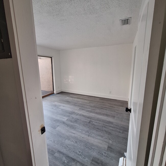 7344 SW 8th Ct in North Lauderdale, FL - Building Photo - Building Photo