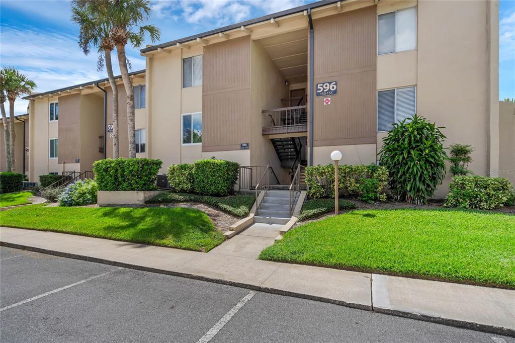 596 Orange Dr in Altamonte Springs, FL - Building Photo