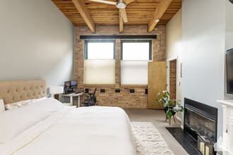 1737 N Paulina St, Unit 206 in Chicago, IL - Building Photo - Building Photo