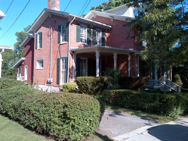 22 Main St, Unit 3 in Geneseo, NY - Building Photo - Building Photo