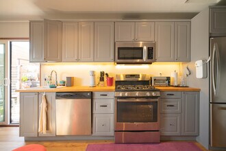 5955 Fern St, Unit Guest house in El Cerrito, CA - Building Photo - Building Photo