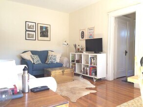 1170 Massachusetts Ave, Unit 10 in Cambridge, MA - Building Photo - Building Photo