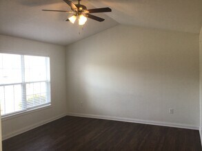 2070 Whispering Wind Ln in Amelia, OH - Building Photo - Building Photo