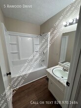 5 Rawood Dr in Travelers Rest, SC - Building Photo - Building Photo