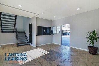 4903 W Adams Blvd in Los Angeles, CA - Building Photo - Building Photo