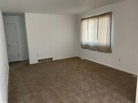 2722 Poplar St photo'