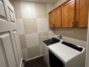 608 Somerset Way in Patterson, CA - Building Photo - Building Photo
