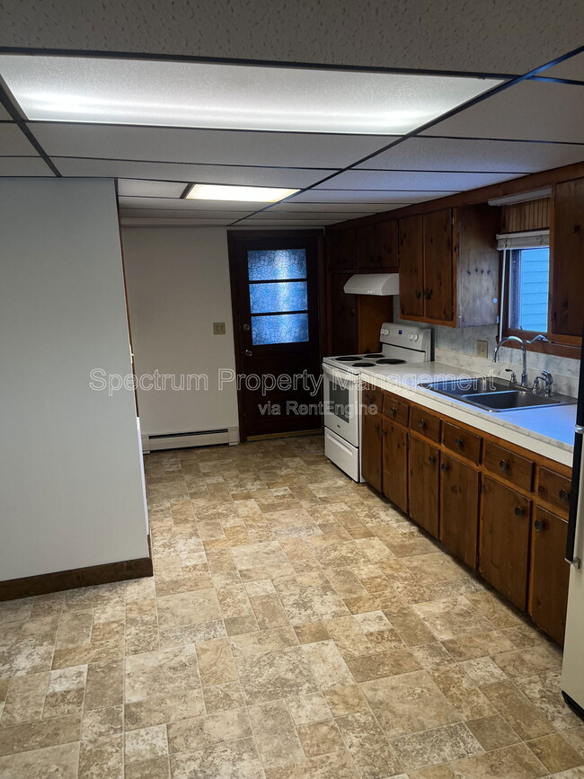 2539 N Belfast Ave in Augusta, ME - Building Photo - Building Photo