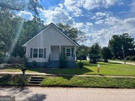601 Askew Ave in Hogansville, GA - Building Photo