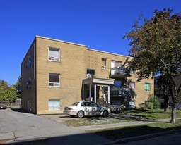 10 Ellison Ave in Toronto, ON - Building Photo