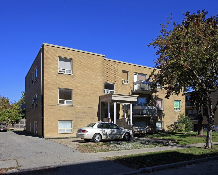 10 Ellison Ave in Toronto, ON - Building Photo