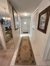 2340 Grecian Way in Clearwater, FL - Foto de edificio - Building Photo