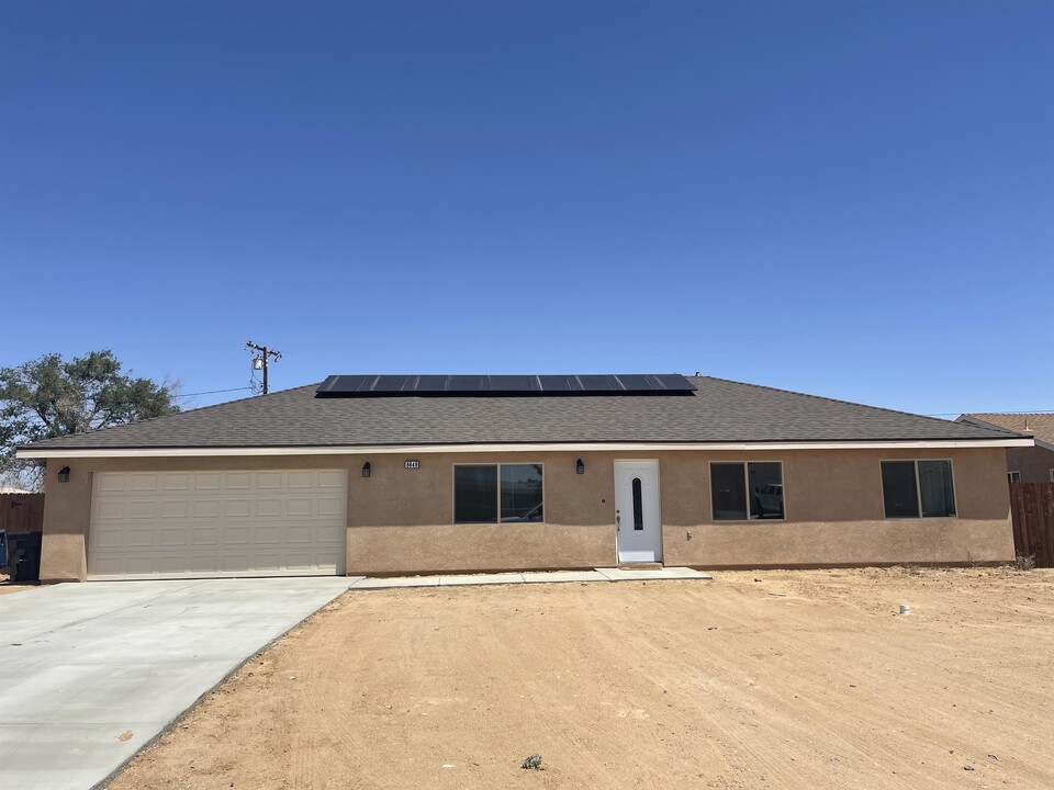 8649 Underwood Ave in California City, CA - Building Photo