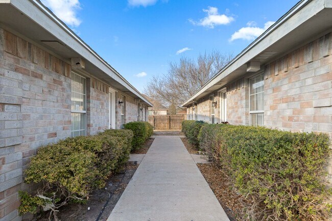 1219 W Carmen Ave in Edinburg, TX - Building Photo - Building Photo