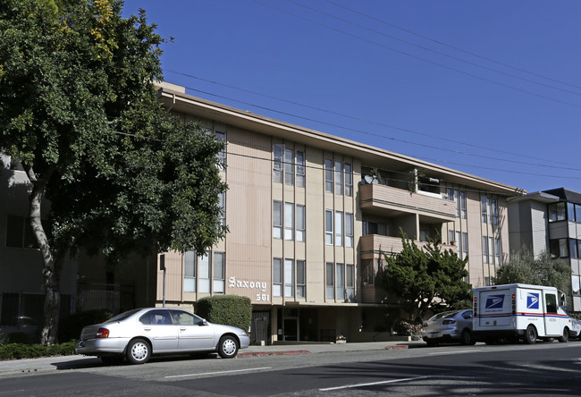 Saxony Apartments in Oakland, CA - Building Photo - Building Photo