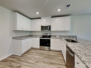 165 Parkers Gate Dr in Youngsville, NC - Foto de edificio - Building Photo