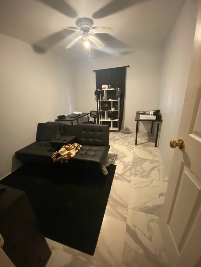 354 6th St NW, Unit B