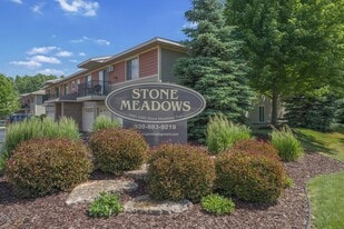 Stone Meadows in Green Bay, WI - Building Photo