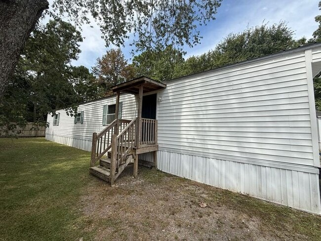 property at 5512 Forest Ave
