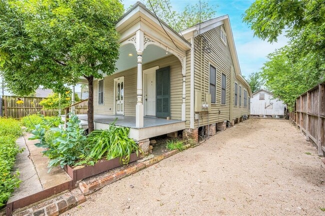 2017 Elysian St photo'