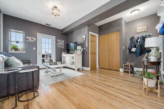 2546 W George St in Chicago, IL - Building Photo - Building Photo