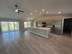 2314 Kismet Pkwy in Cape Coral, FL - Building Photo - Building Photo