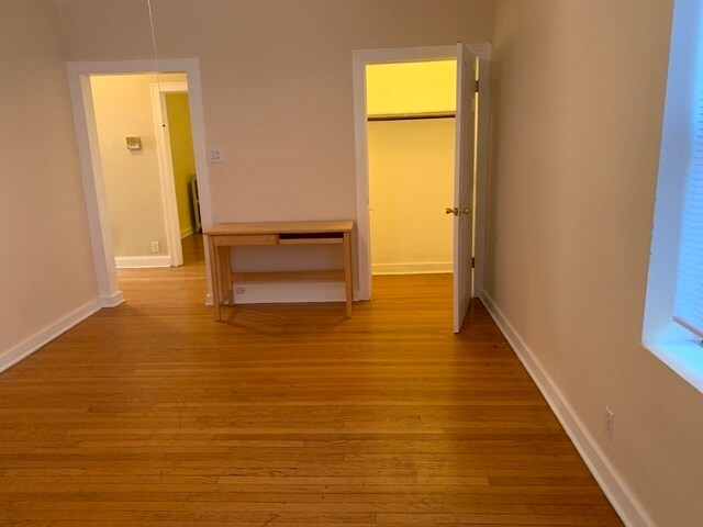 1058 W Granville Ave in Chicago, IL - Building Photo - Building Photo