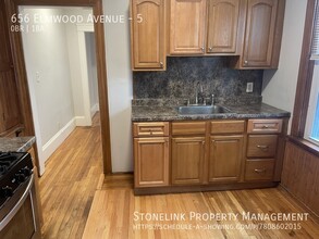 656 Elmwood Ave-Unit -5 in Providence, RI - Building Photo - Building Photo