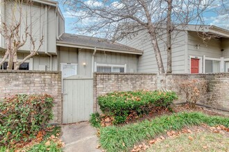 12926 Greenway Chase Ct in Houston, TX - Building Photo - Building Photo