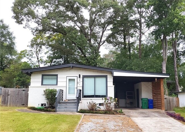 property at 2846 Monterey Dr