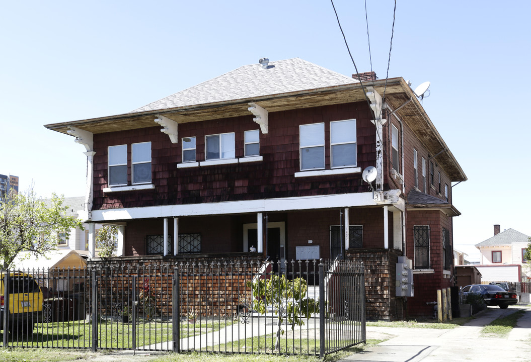 1427 5th Ave in Oakland, CA - Foto de edificio