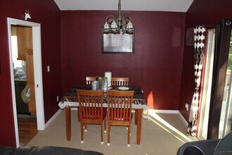 12939 NE 195th Pl in Bothell, WA - Foto de edificio - Building Photo