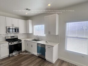 7685 Morning Lake Dr in Las Vegas, NV - Building Photo - Building Photo