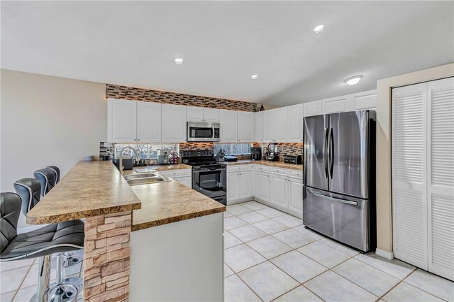 17863 SW 13th St in Pembroke Pines, FL - Building Photo - Building Photo