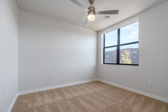 The Village Flats in Tulsa, OK - Foto de edificio - Building Photo