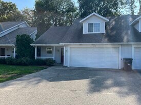 13308 Riley St in Holland, MI - Building Photo