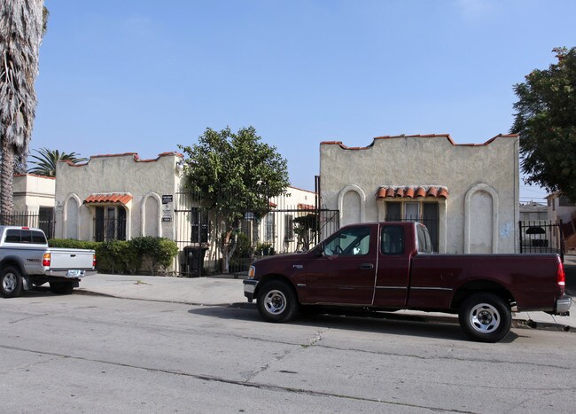 6524 S Victoria Ave in Los Angeles, CA - Building Photo - Building Photo